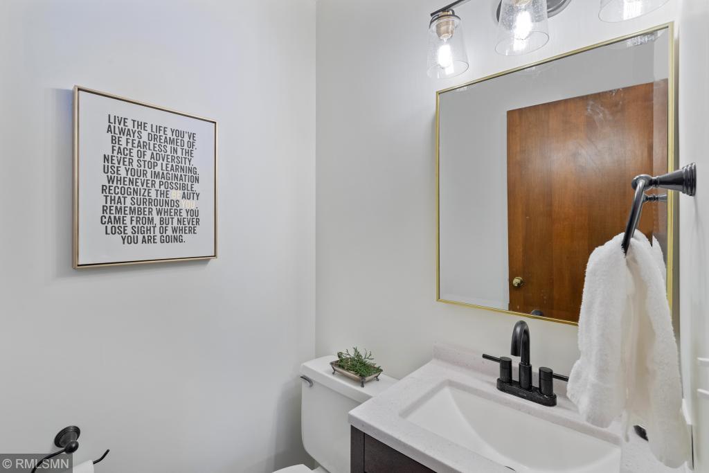 14118 Windsor Road Minnetonka, MN 55345 - Photo 14 of 23 Gallery Image 14