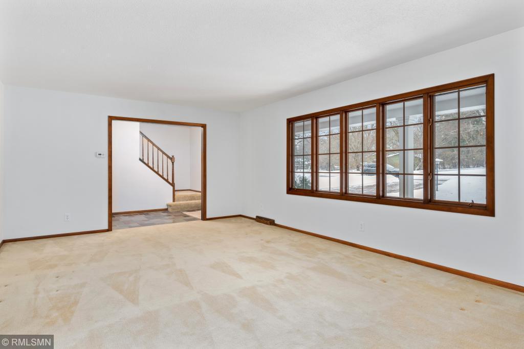 14118 Windsor Road Minnetonka, MN 55345 - Photo 5 of 23 Gallery Image 5