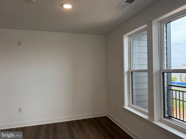 $549,900 | 21731 Dovekie Terrace, Unit 408, Ashburn, VA 20147