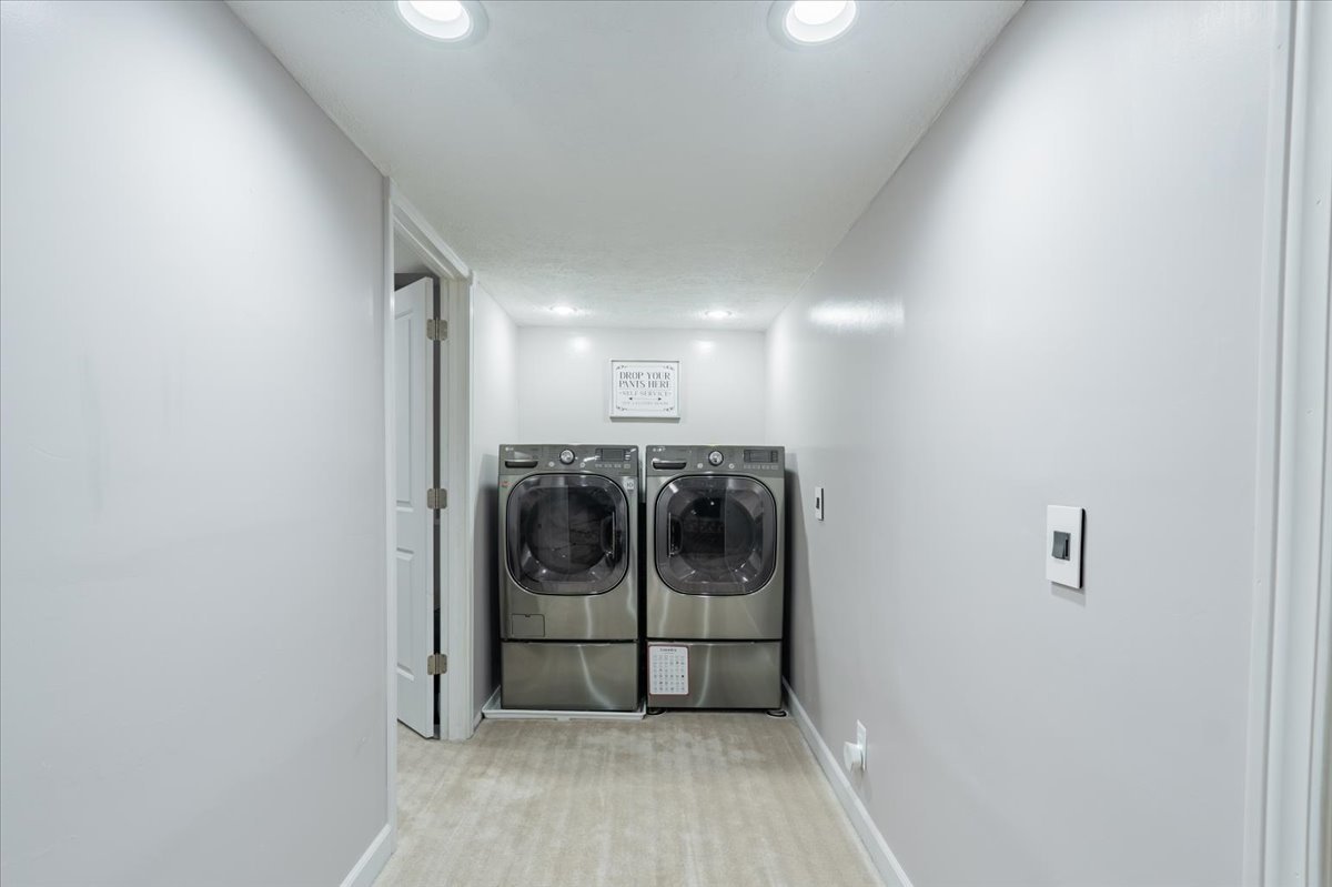 607 Old Farm Road Bloomington, IL 61704 - Photo 31 of 40 a view of a storage & utility room