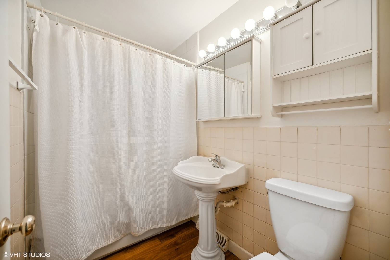 1007 Rockland Road Lake Bluff, IL 60044 - Photo 9 of 10 Gallery Image 9