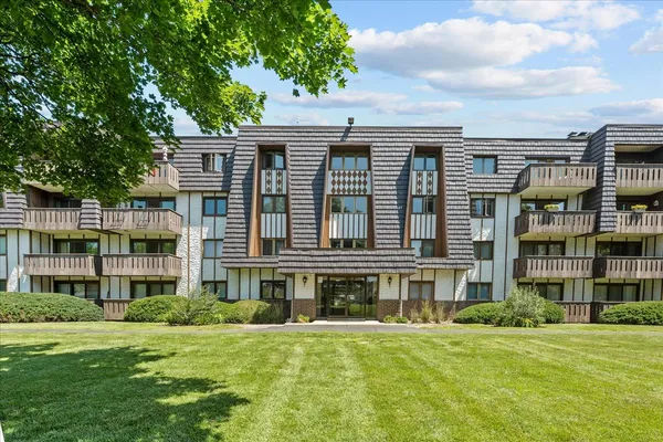 $249,000 | 13000 West Heiden Circle, Unit 3105, Lake Bluff, IL 60044