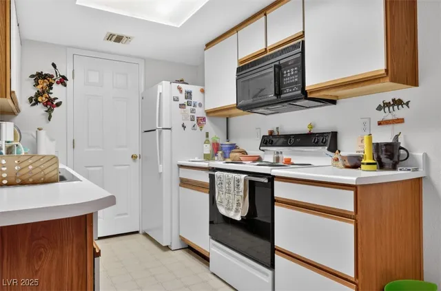 $185,000 | 3550 Bay Sands Drive, Unit 1093, Laughlin, NV 89029