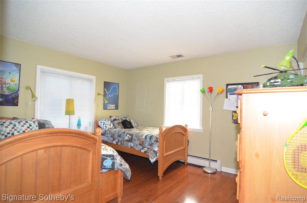 2910 Rhineberry Road Rochester, MI 48309 - Photo 17 of 21 Bedroom 2.JPG