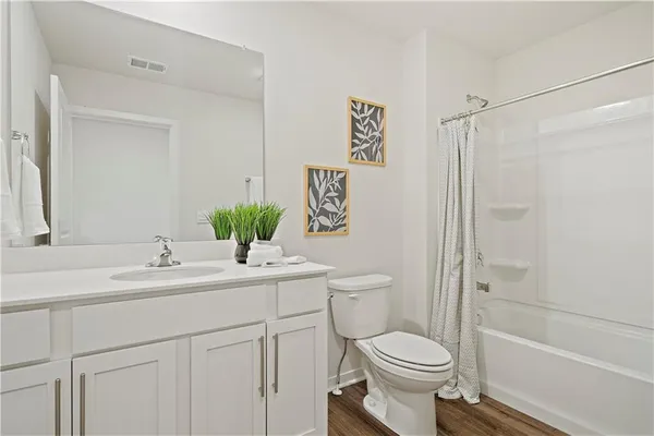 $377,990 | 102 Lake Meadows Drive, Smithville, MO 64089