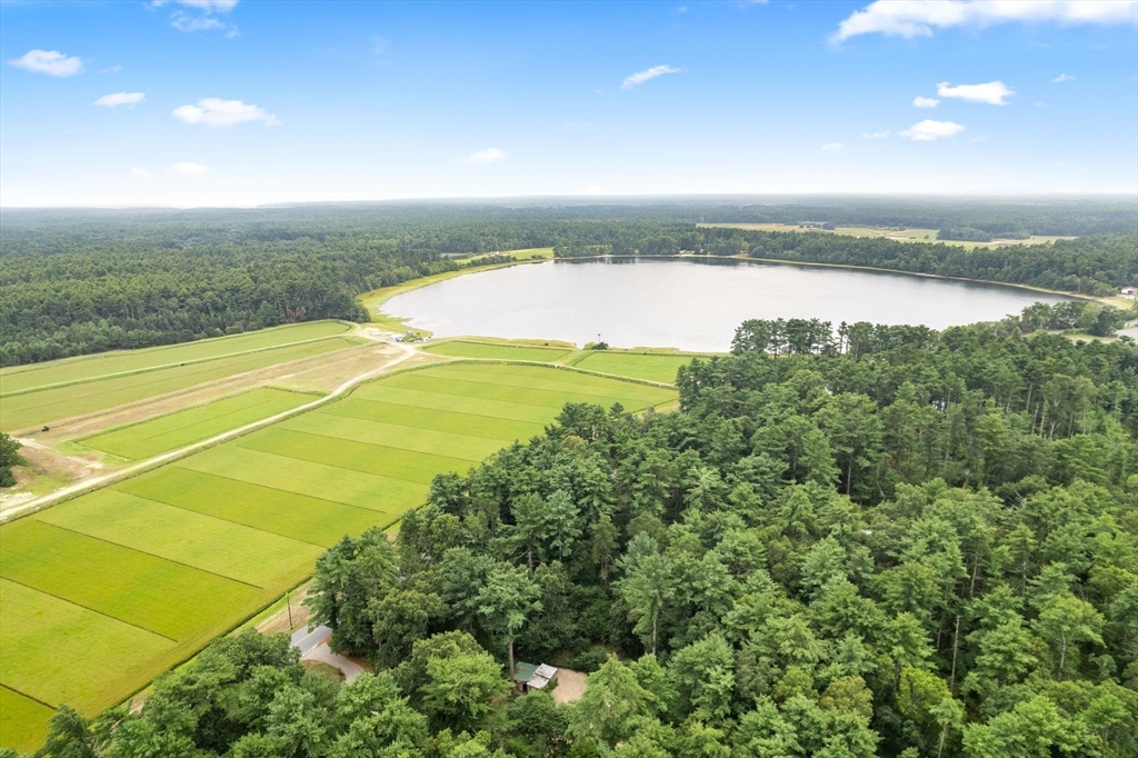 531 Marys Pond Road Rochester, MA 02770 - Photo 5 of 38 a view of an ocean and beach