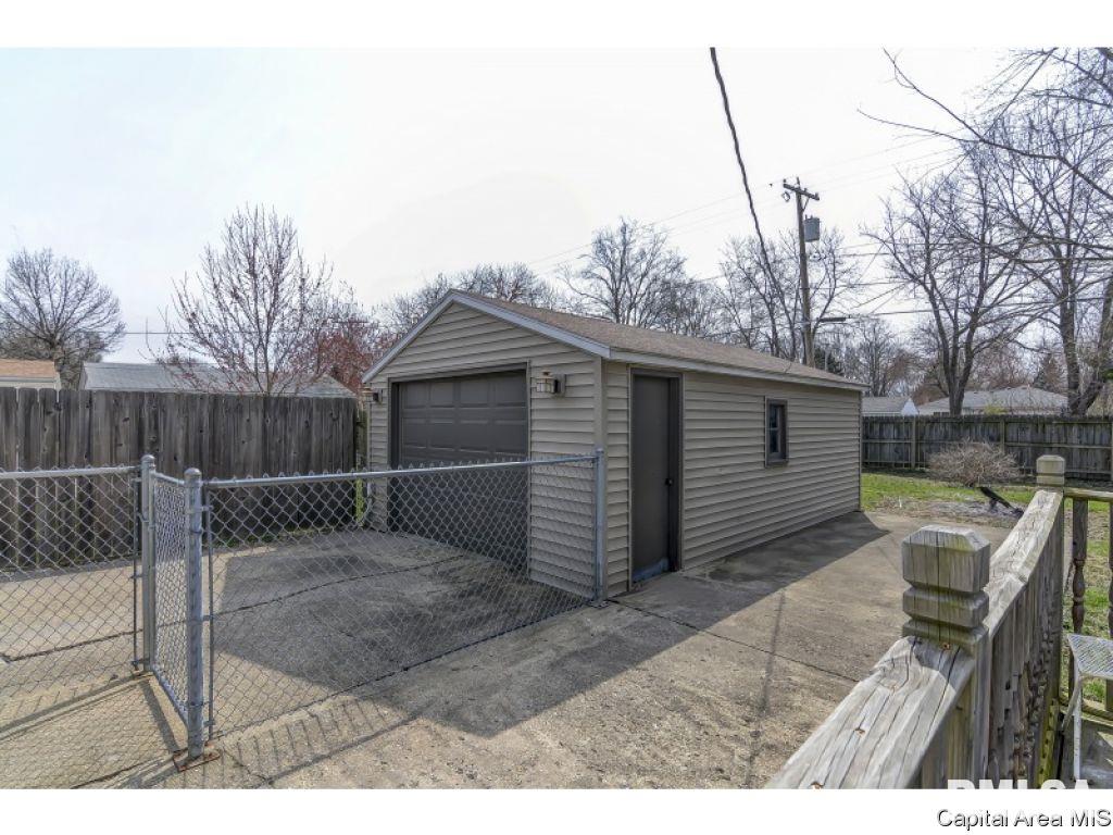 2000 East Hood Street Springfield, IL 62703 - Photo 26 of 36