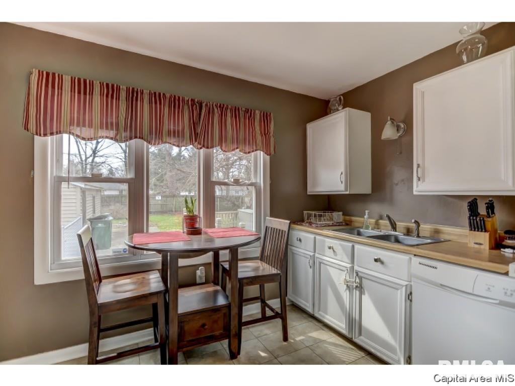 2000 East Hood Street Springfield, IL 62703 - Photo 9 of 36