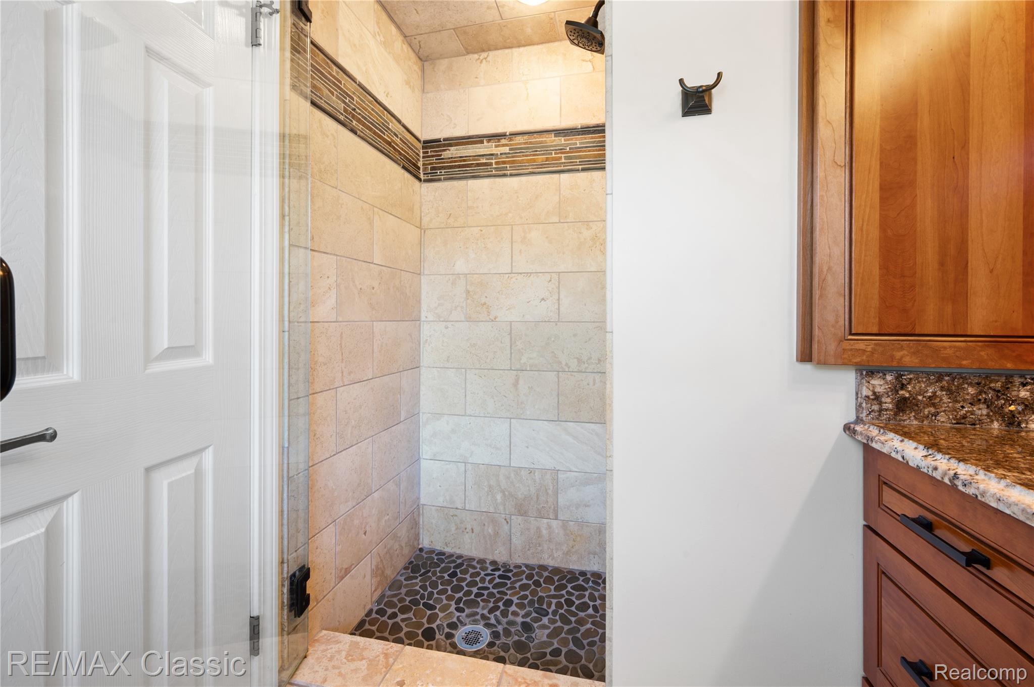 36159 West Lyman Road Farmington, MI 48331 - Photo 22 of 38 Primary ceramic shower