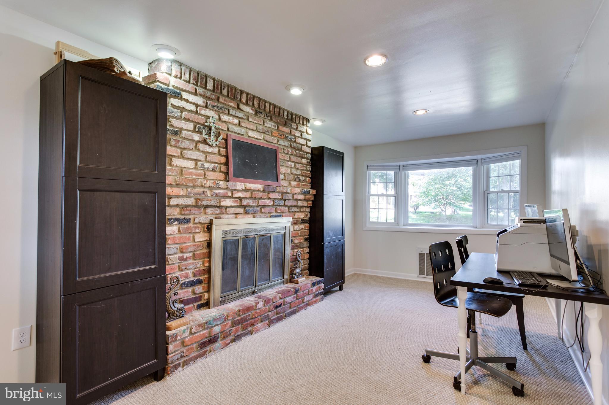 318 Hannes Street Silver Spring, MD 20901 - Photo 13 of 28 Interior (General)