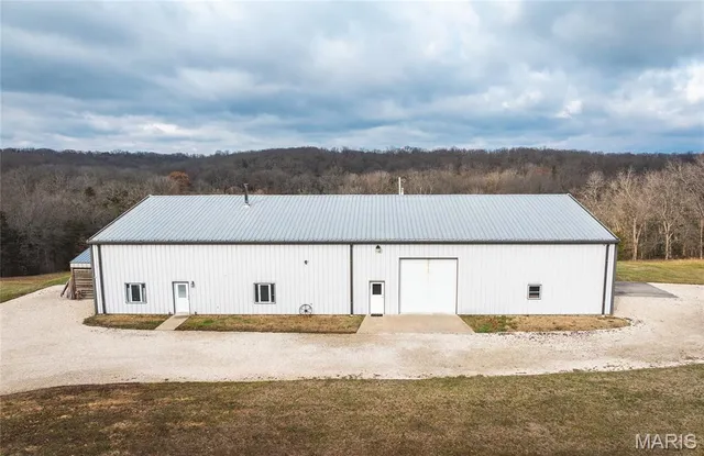 $625,000 | 3505 Highway 50 East, Linn, MO 65051