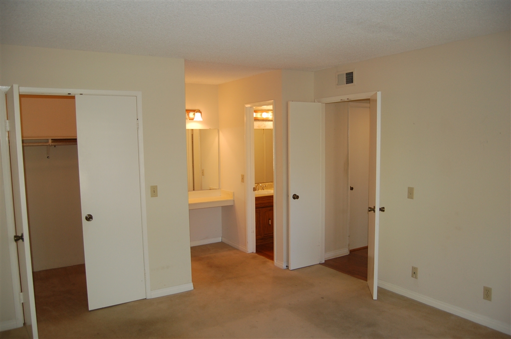 283 Village Run East Encinitas, CA 92024 - Photo 5 of 10 Gallery Image 5
