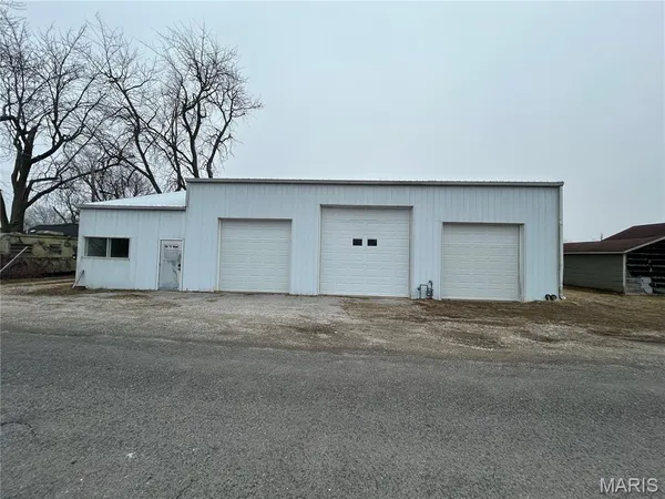 $139,000 | 520 Eleventh Street, Carrollton, IL 62016