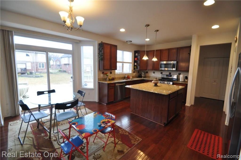 3615 Connors Drive Rochester Hills, MI 48307 - Photo 7 of 45
