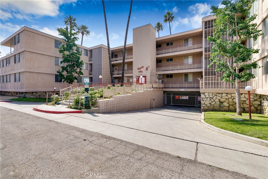6979 Palm Court, Unit 141N Riverside, CA 92506 - Photo 2 of 23