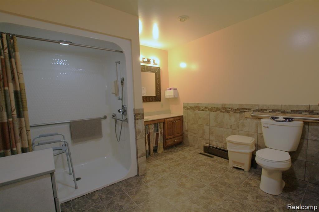 351 South Bay Mid County Line Road Midland, MI 48642 - Photo 18 of 46
