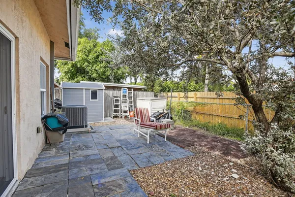 $650,000 | 261 Northeast 41st Street, Oakland Park, FL 33334