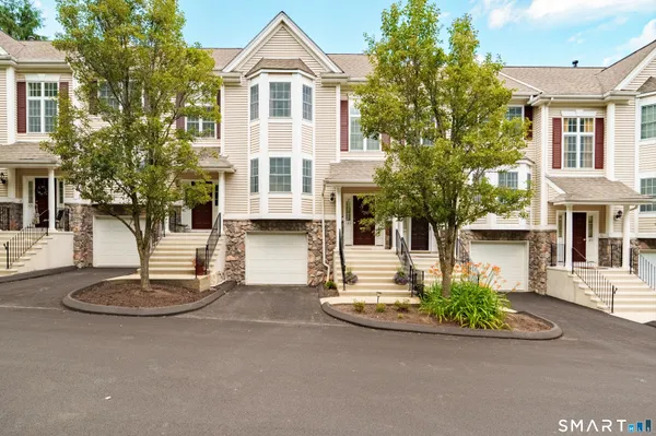 $525,000 | 103 Larson Drive, Unit 103, Danbury, CT 06810