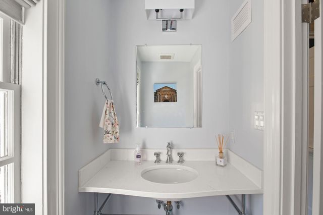 $3,600,000 | 11811 Piney Glen Lane, Potomac, MD 20854