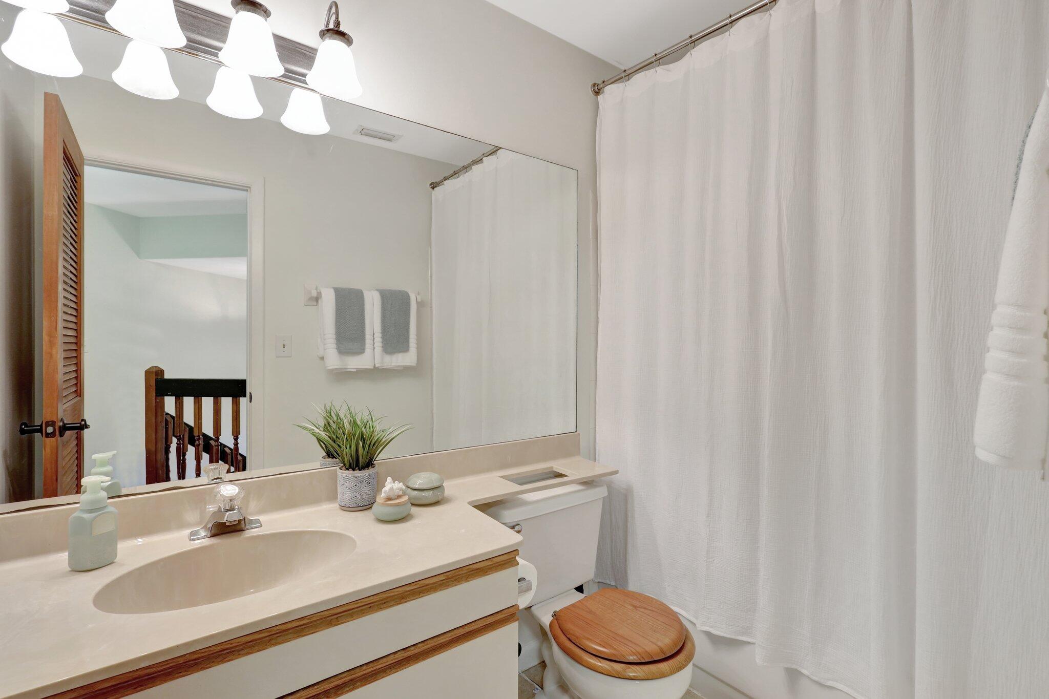 81 Southeast Beech Tree Lane Stuart, FL 34994 - Photo 25 of 35 Guest Bathroom 2nd Floor