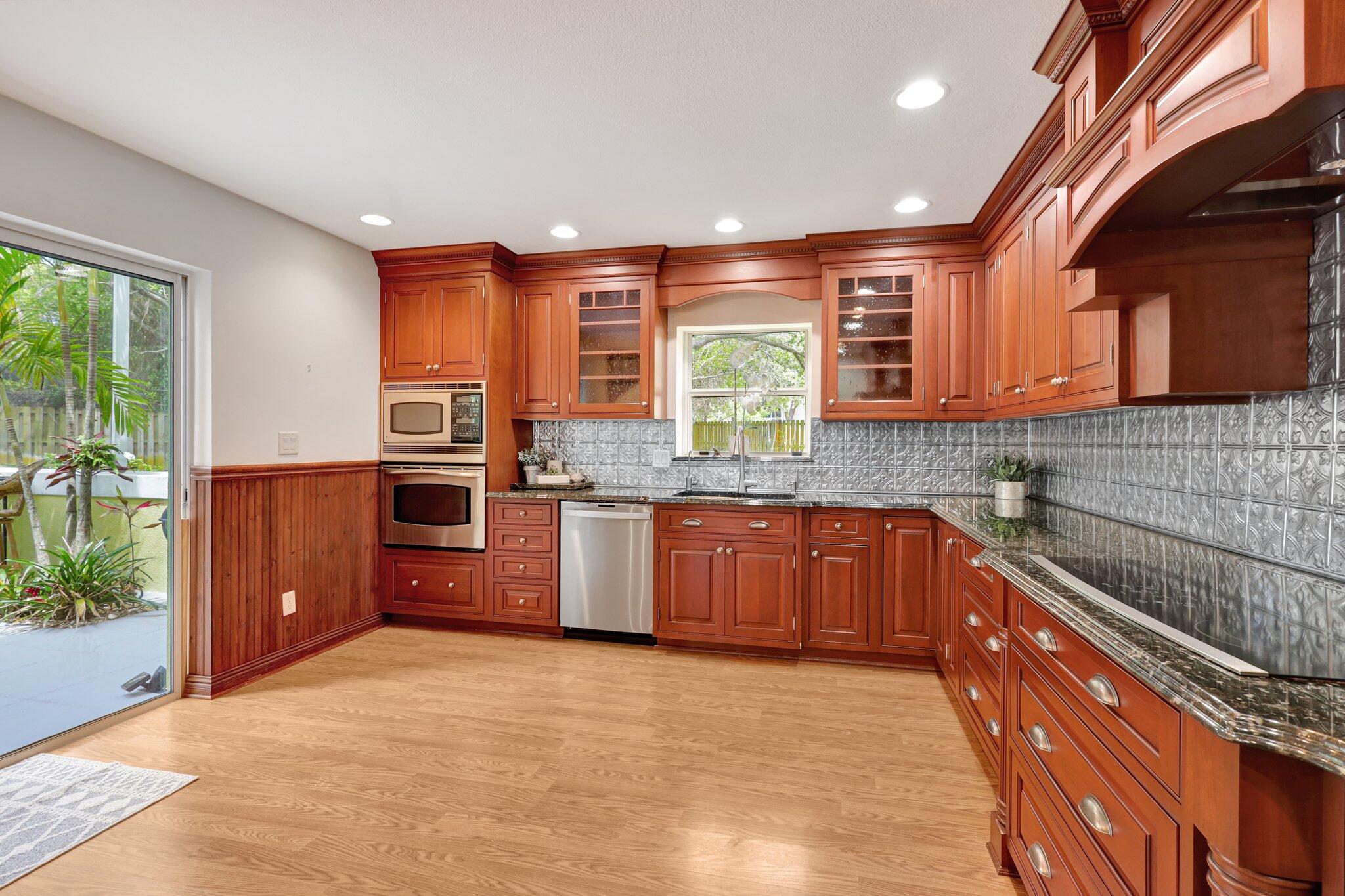 81 Southeast Beech Tree Lane Stuart, FL 34994 - Photo 4 of 35 Kitchen