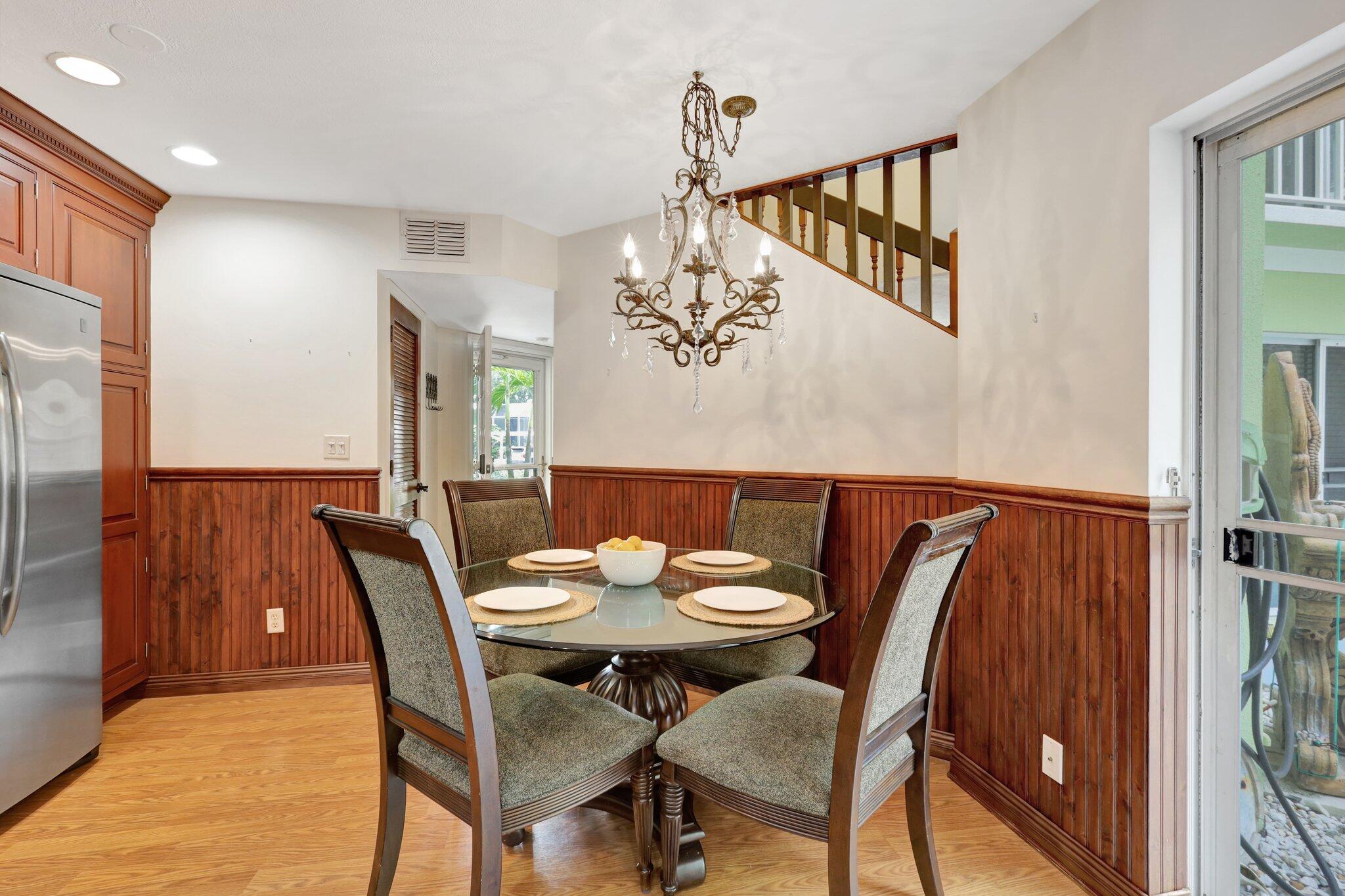 81 Southeast Beech Tree Lane Stuart, FL 34994 - Photo 5 of 35 Eat-In Kitchen