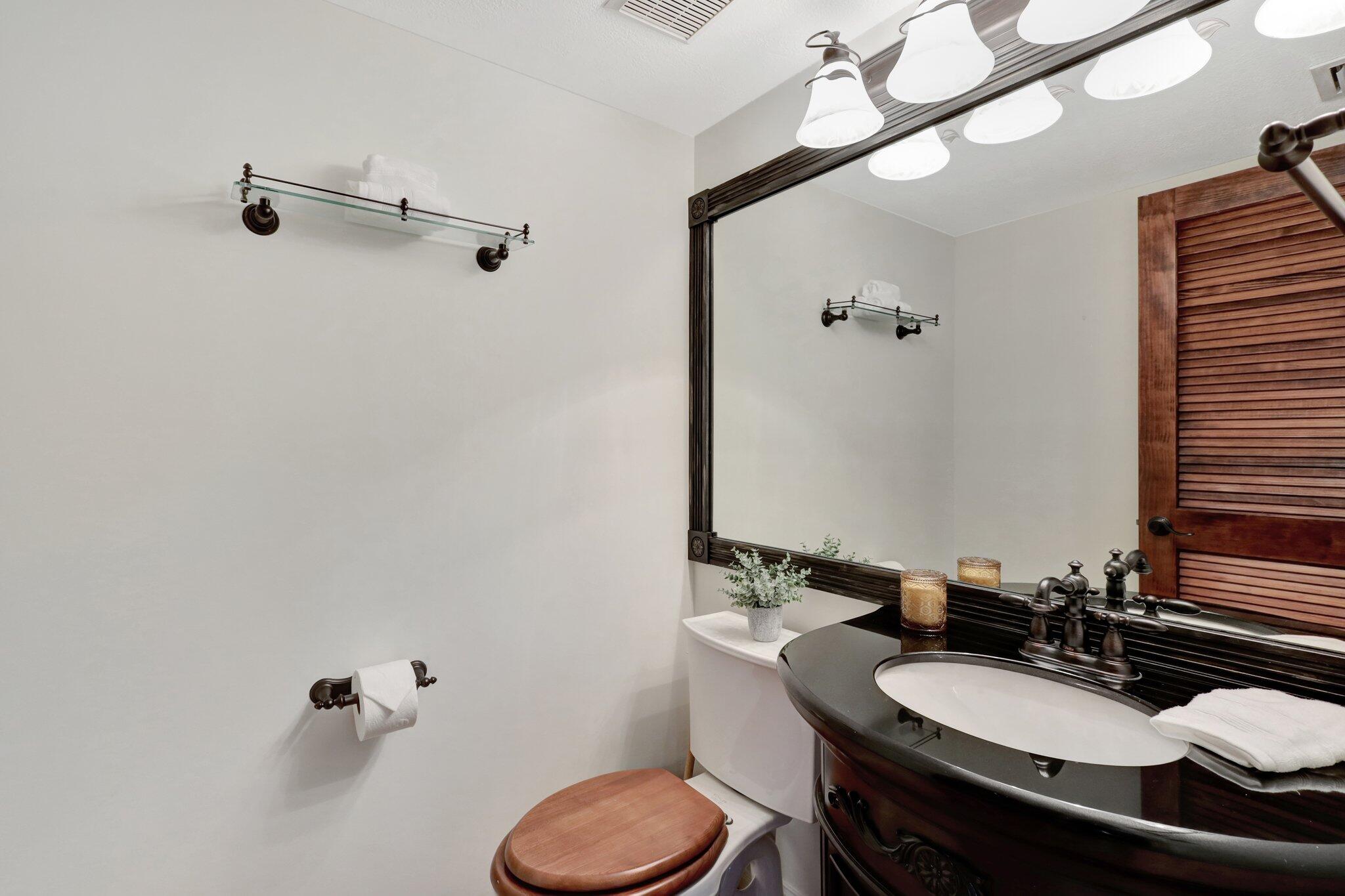 81 Southeast Beech Tree Lane Stuart, FL 34994 - Photo 7 of 35 Main Floor Bathroom