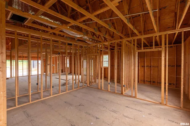 $574,999 | 9975 Highway 37, Goreville, IL 62939