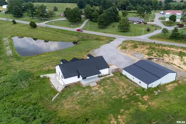 $574,999 | 9975 Highway 37, Goreville, IL 62939