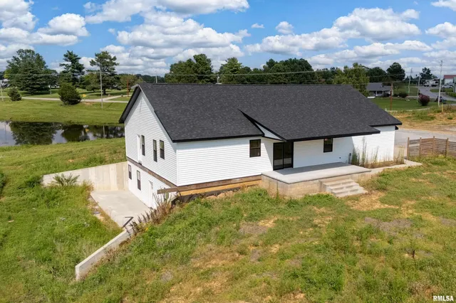 $574,999 | 9975 Highway 37, Goreville, IL 62939