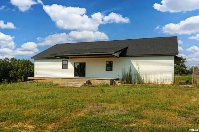 $574,999 | 9975 Highway 37, Goreville, IL 62939