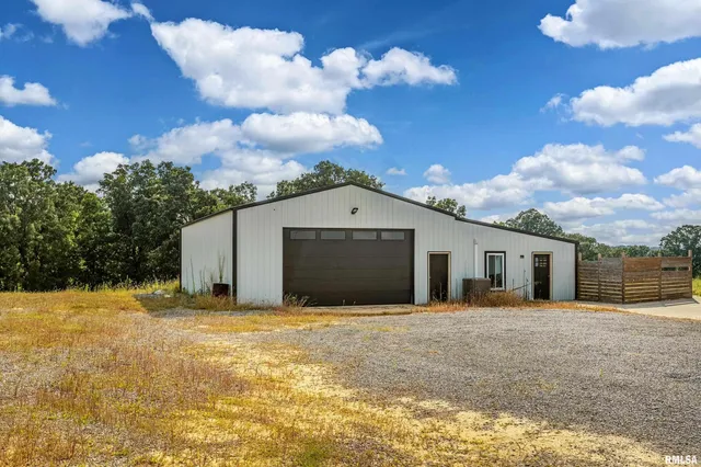 $574,999 | 9975 Highway 37, Goreville, IL 62939