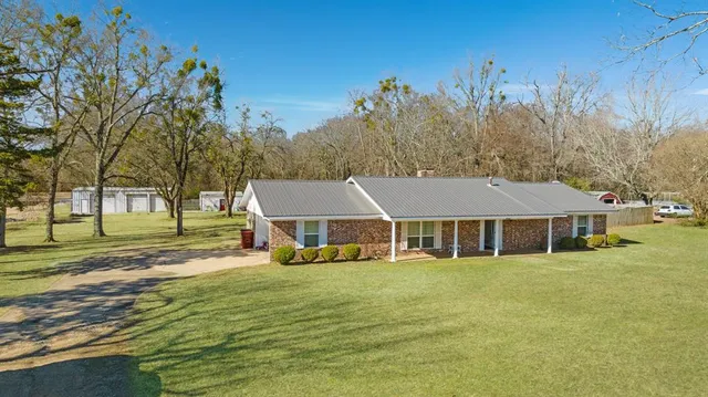 $359,000 | 850 Key West Road, Reno, TX 75462