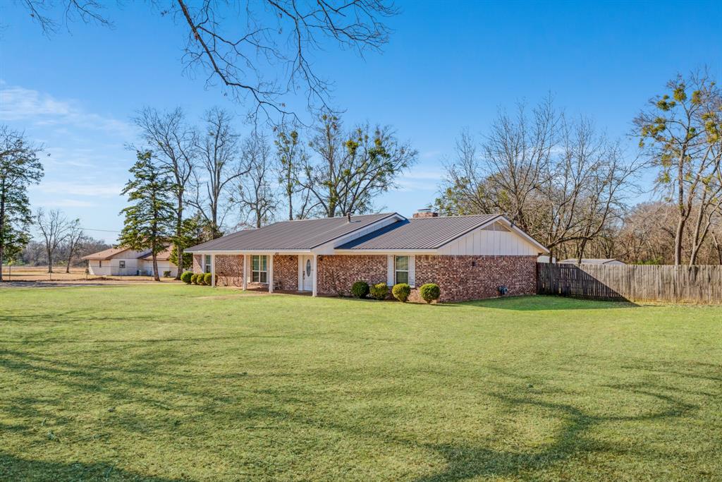 850 Key West Road Reno, TX 75462 - Photo 2 of 35