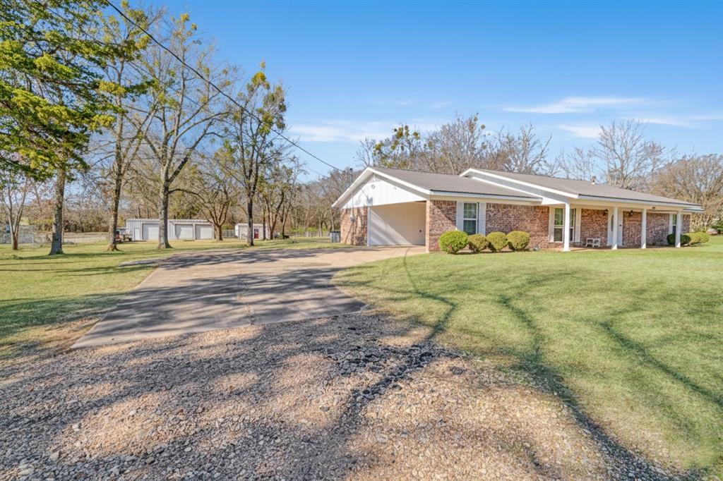 850 Key West Road Reno, TX 75462 - Photo 4 of 35