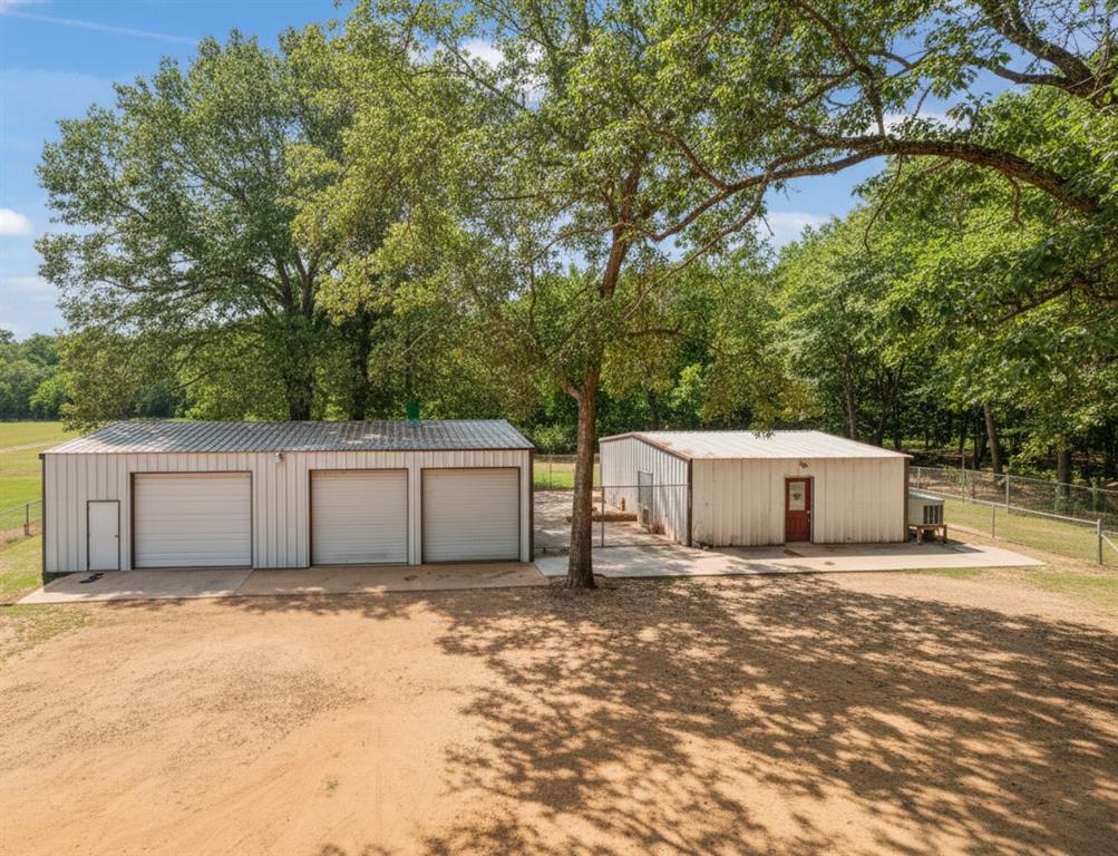 850 Key West Road Reno, TX 75462 - Photo 8 of 35