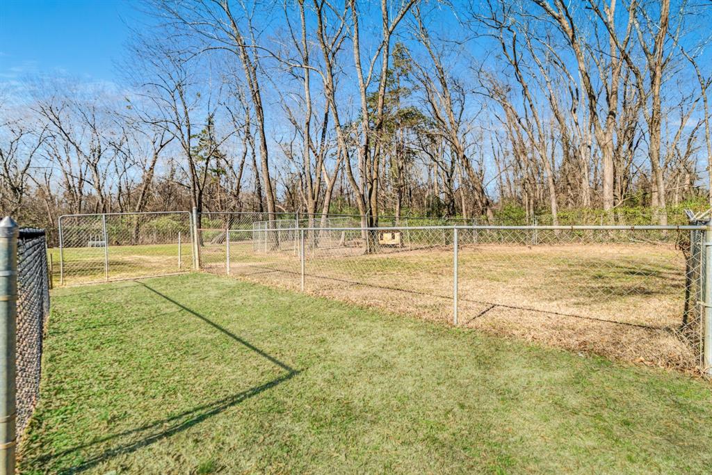 850 Key West Road Reno, TX 75462 - Photo 10 of 35