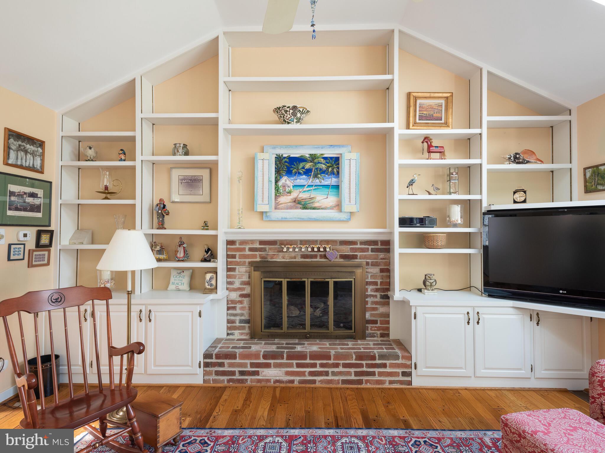 231 Dorset Road Devon, PA 19333 - Photo 8 of 27 Great Room Built Ins
