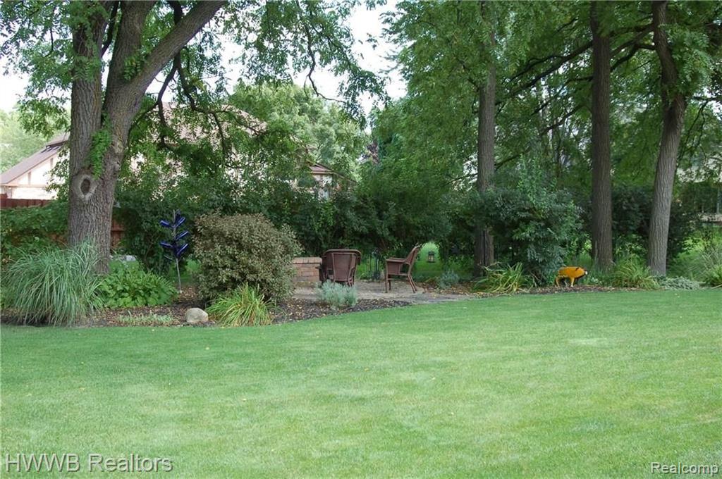 564 Sunlight Drive Rochester Hills, MI 48309 - Photo 3 of 47
