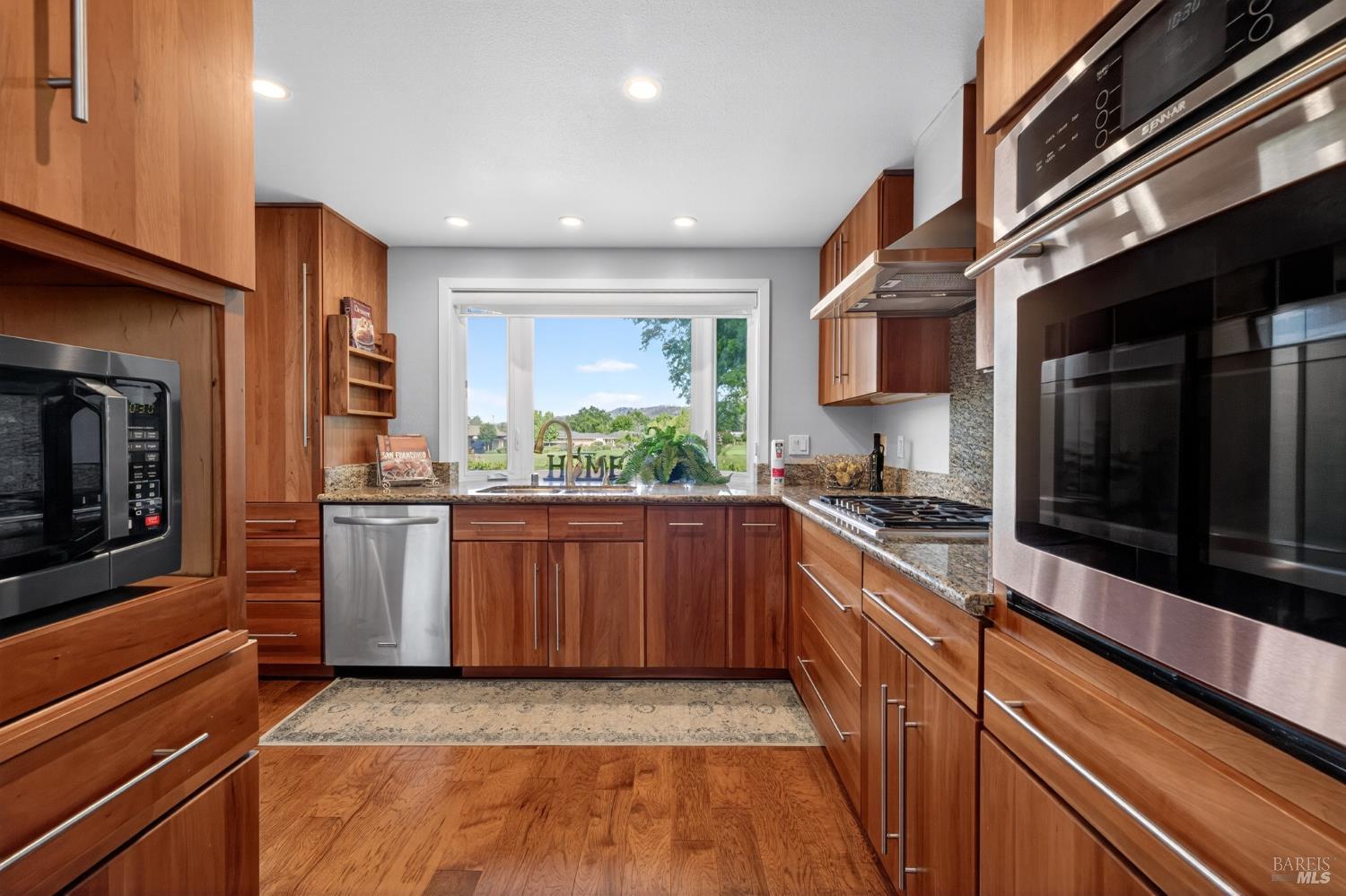 329 Oak Leaf Circle Santa Rosa, CA 95409 - Photo 13 of 32