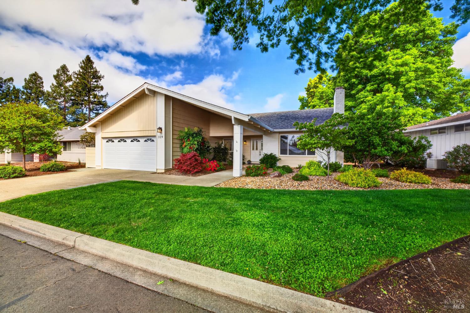 329 Oak Leaf Circle Santa Rosa, CA 95409 - Photo 2 of 32