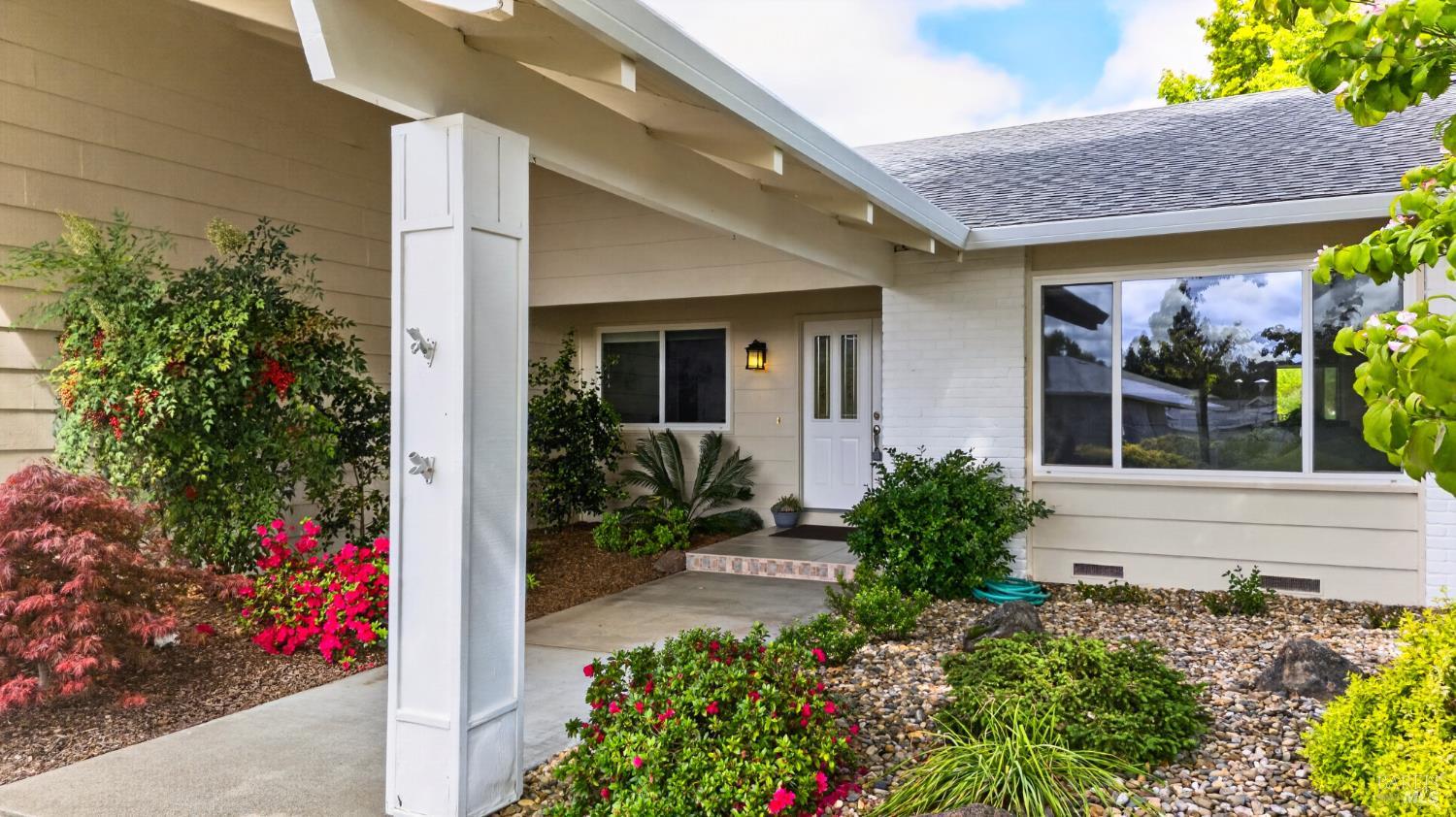 329 Oak Leaf Circle Santa Rosa, CA 95409 - Photo 4 of 32