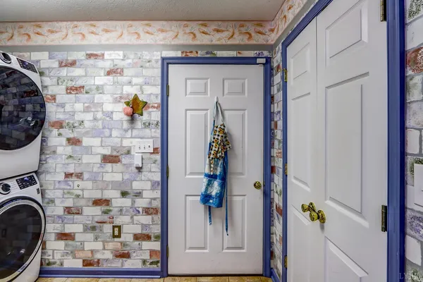 $359,900 | 2518 Reedy Spring Road, Spout Spring, VA 24593