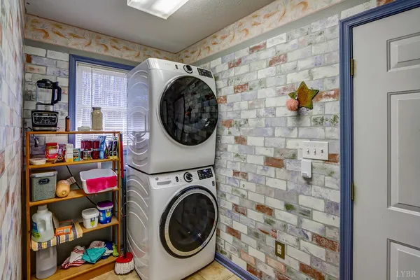 $359,900 | 2518 Reedy Spring Road, Spout Spring, VA 24593