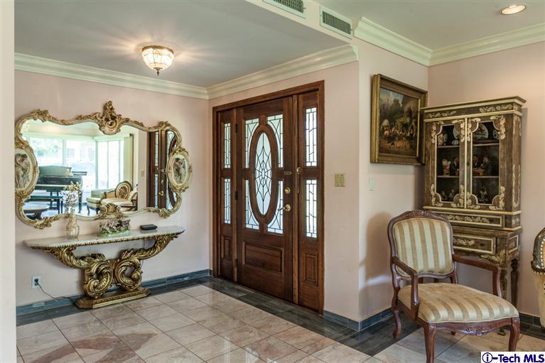 Undisclosed Address Pasadena, CA 91107 - Photo 2 of 16 a view of a livingroom with furniture and windows