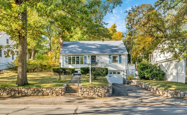 $895,000 | 375 Marrett Road, Lexington, MA 02421