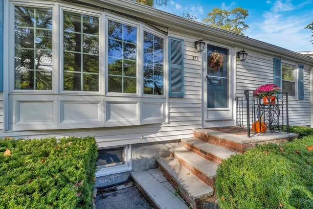 $895,000 | 375 Marrett Road, Lexington, MA 02421