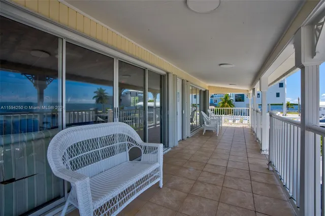 $1,950,000 | 84 Coral Way, Key Largo, FL 33037