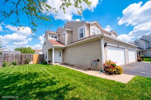 $349,000 | 580 South Annandale Drive, Lake In The Hills, IL 60156