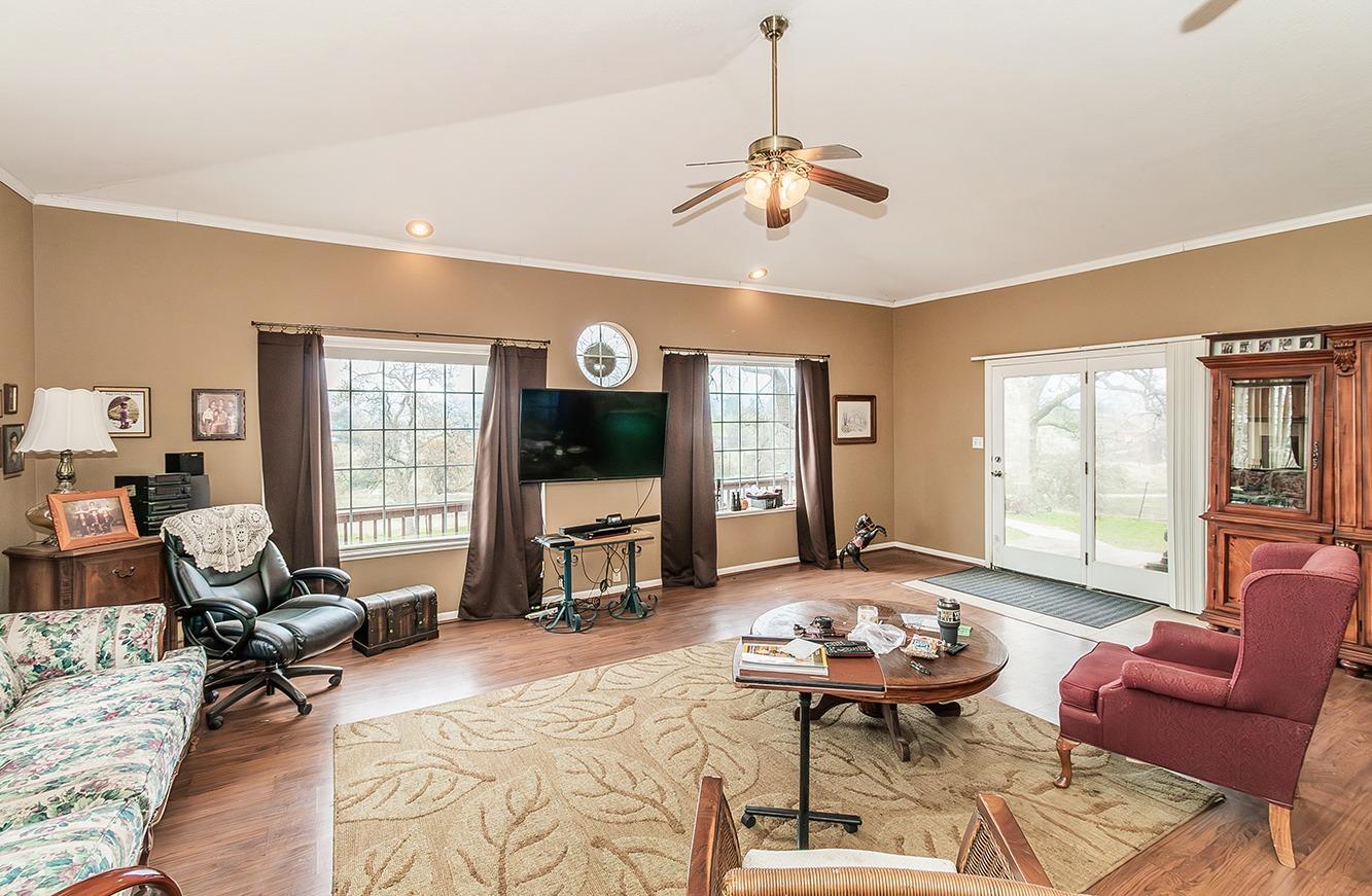 40696 Oakwood Road Madera, CA 93636 - Photo 10 of 61 Gallery Image 10
